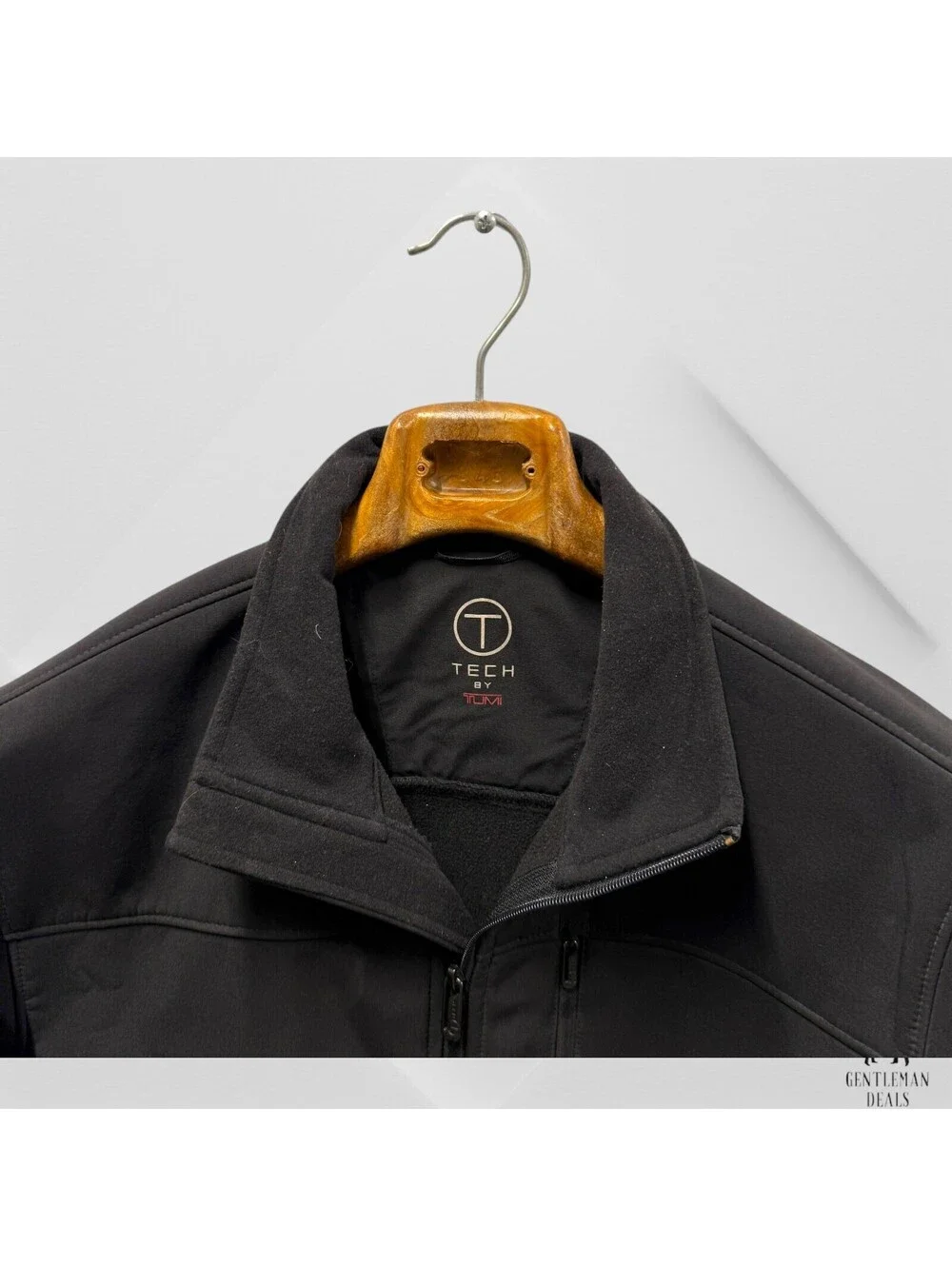 TUMI Tech Mens L Black Softshell Jacket Full Zip Windbreaker Outdoor Travel Coat